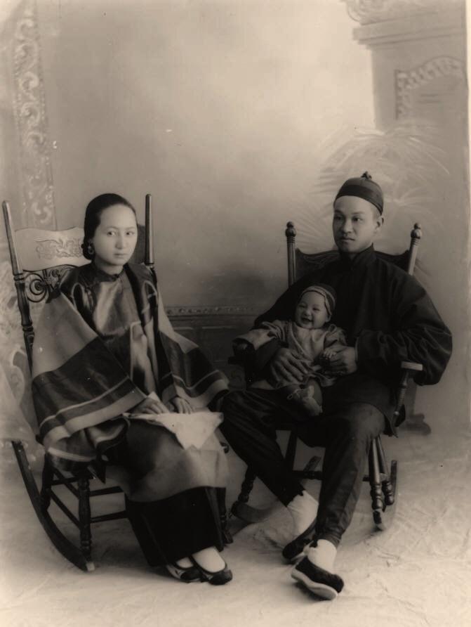 30张日本大*杀屠**罪行照片，日军闯入民宅祸害妇女，这就是罪证