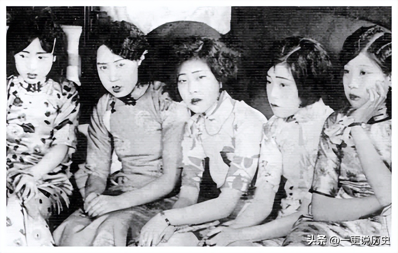 五四运动以后，*楼青**救国团的*女妓**带头*制抵**日货，不招待日本人