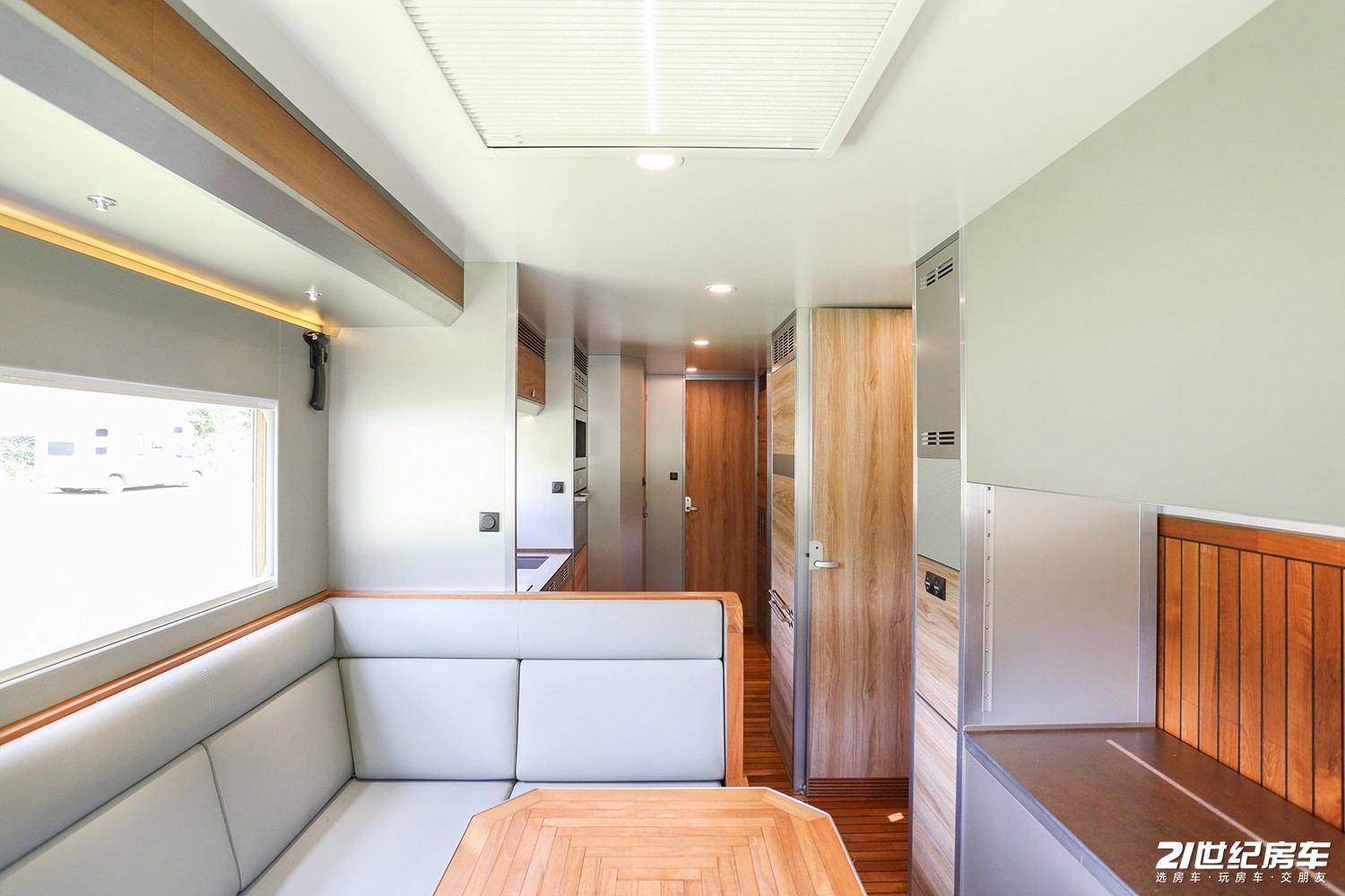 奔驰四驱c型顶级豪华房车,奔驰arocs升顶越野房车