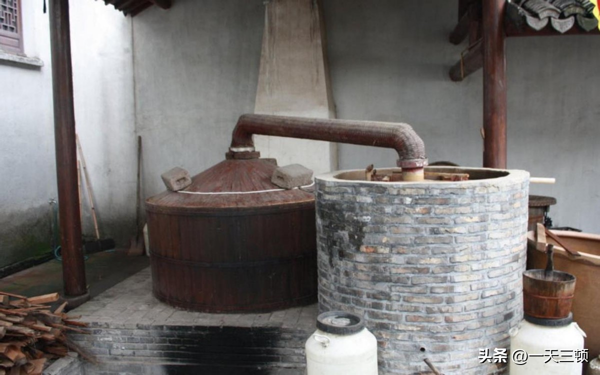 光瓶牛栏山所有酒图片价格 (70一瓶的牛栏山光瓶酒怎么样)