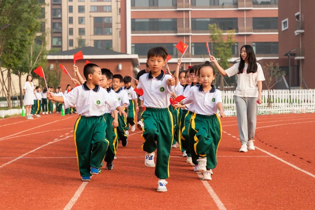 房山育新学校,喜迎二十大奋进新征程开启新时代