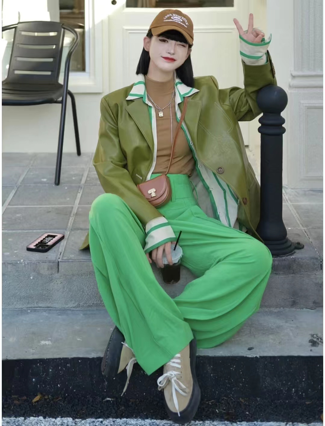 绿色配什么颜色最搭配比较高级,绿色和什么颜色搭配高级感