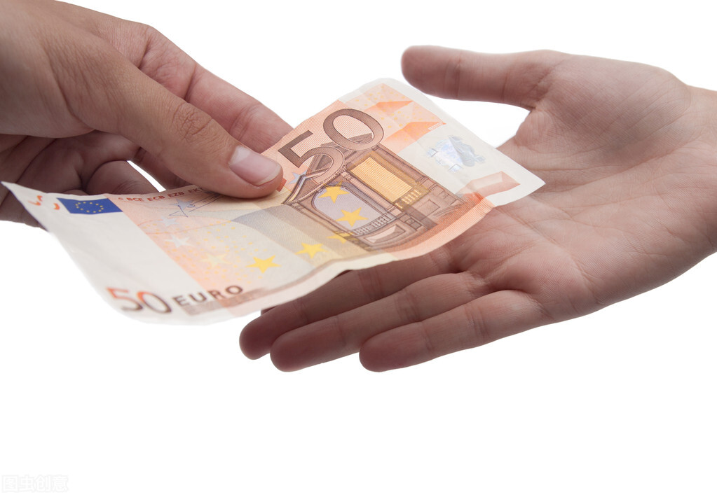 女朋友找你借钱应该怎么处理,刚交往的女对象找你借钱怎么处理