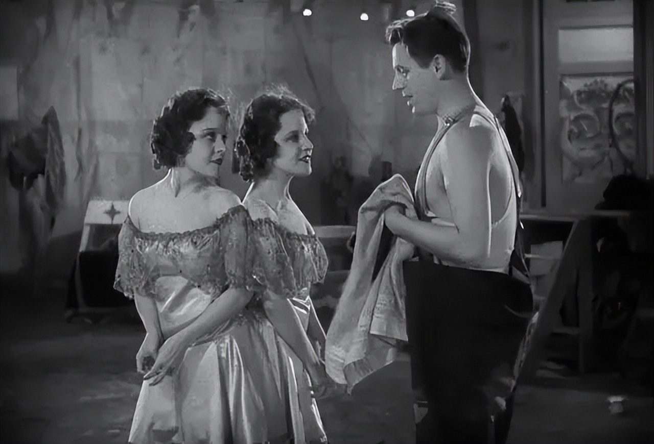 英国连体姐妹分离手术大结局,英国连体姐妹姐姐死后怎样