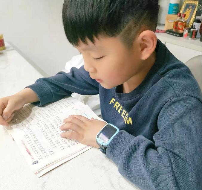 儿童手表的争议,杂牌儿童手表测评