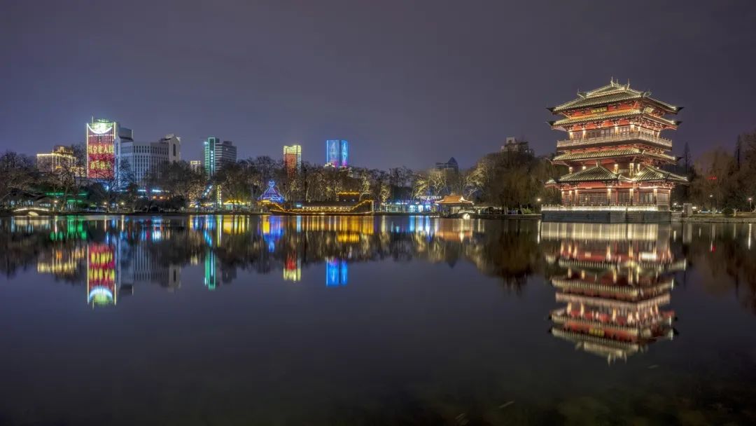 尼康z系列挂机镜头,尼康z24-200和24-120哪个好