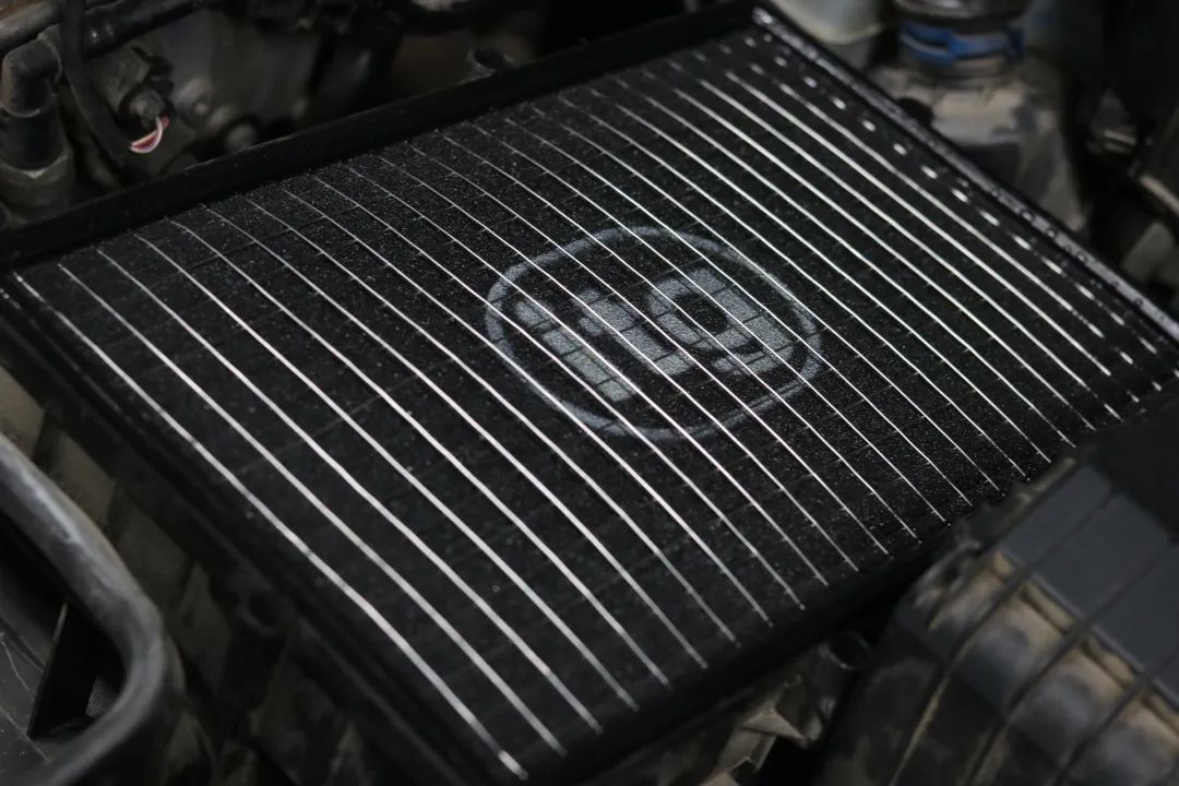 r36翻新改造全过程,大众r36这么老的车怎么还卖这么贵