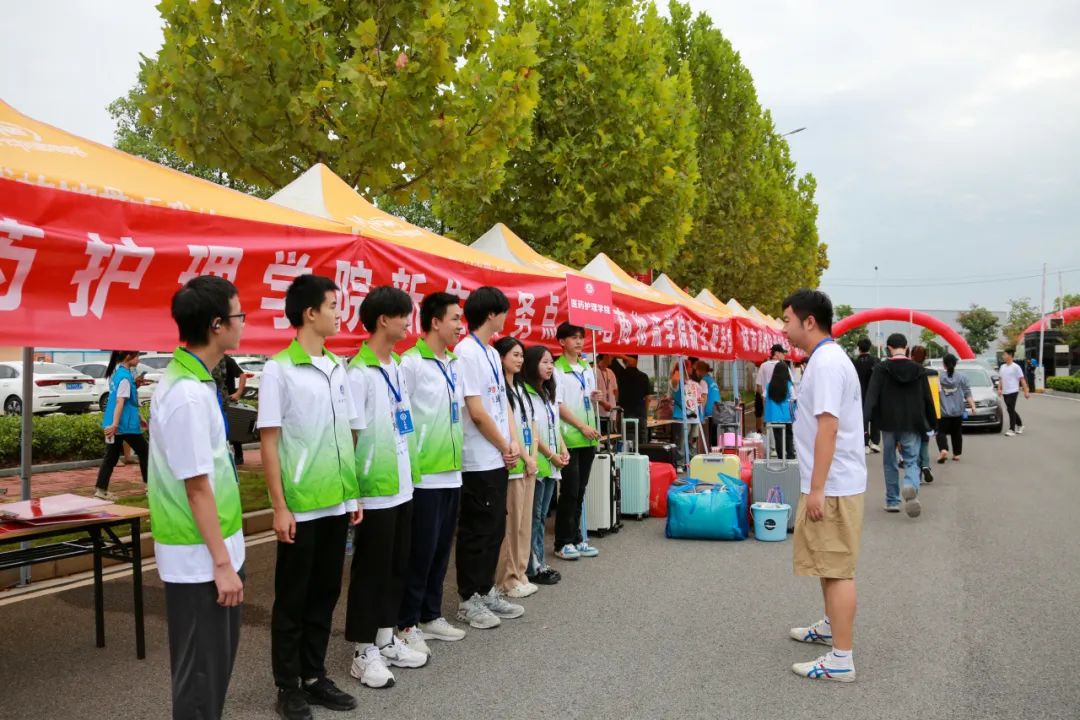 满“新”欢喜！长江职业学院喜迎2023新生！