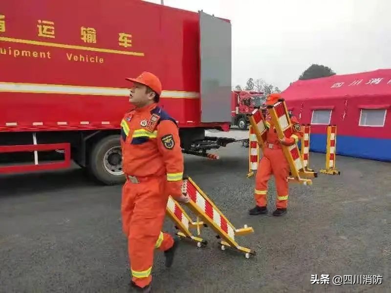 “春节我在岗·万家灯更亮”系列报道（一）|四川消防守护您的温暖除夕