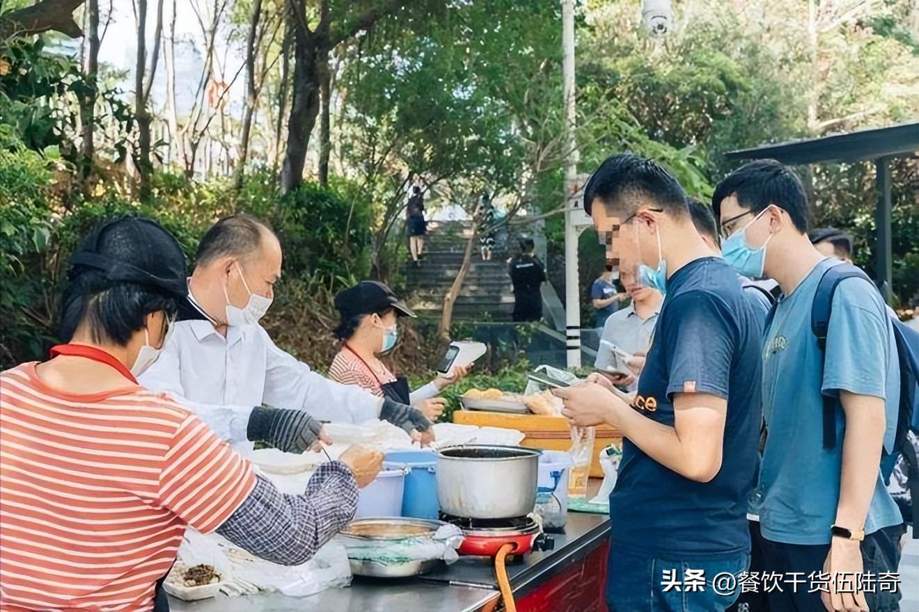 早餐店从排队到倒闭，只用了半年，究竟怎么了？