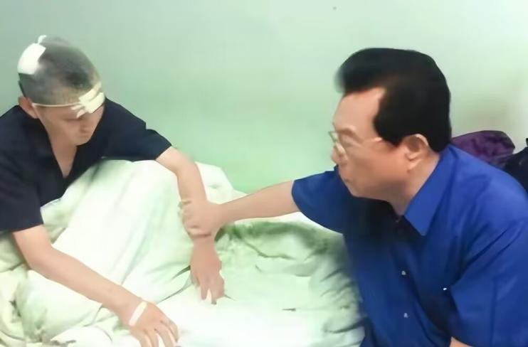 李双江拿三万退休金是真的吗,李双江夫妇一年挣多少钱