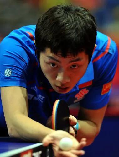 马龙夺冠时张继科和许昕的反应,中国乒乓球马龙和许昕谁强