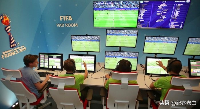 fifa球门球有越位吗,fifa如何挑射进球
