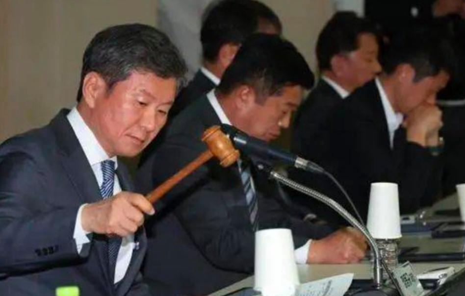韩国足坛惊天丑闻：3人因打假球畏罪自杀，特赦决定出台3天就收回
