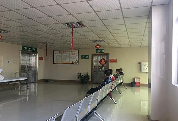 12岁女孩遭性侵两次怀孕，一家四口智障，犯罪嫌疑人尚未确定