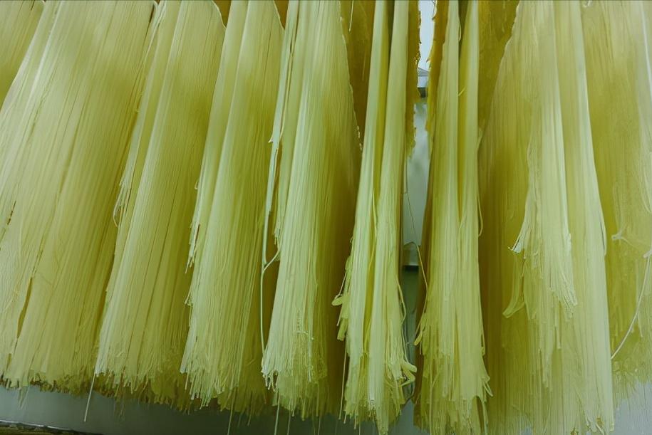 河南开封最好吃的米线,开封白记鸡丁传统米线