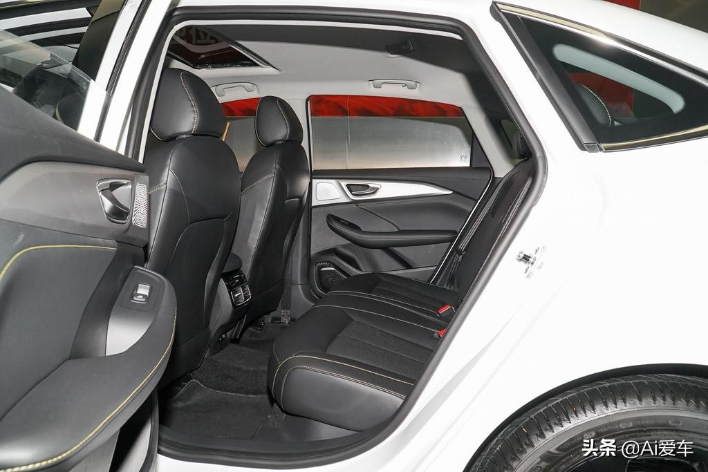 荣威ei6油电混合b级车1.4t,油电混合动力车型荣威ei6max