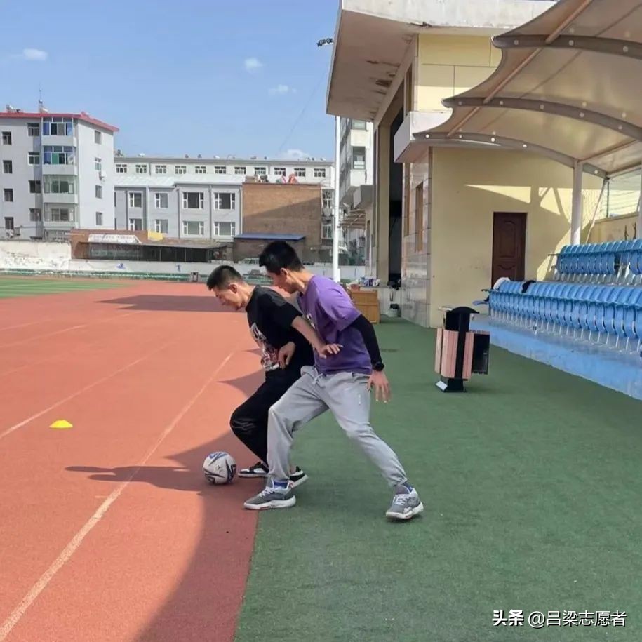 亲临现场感受足球的魅力,感受足球魅力弘扬足球文化