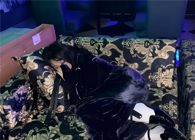 一场有预谋的“*局骗**”：央美女生假扮名媛，竟被奉为上宾，为何