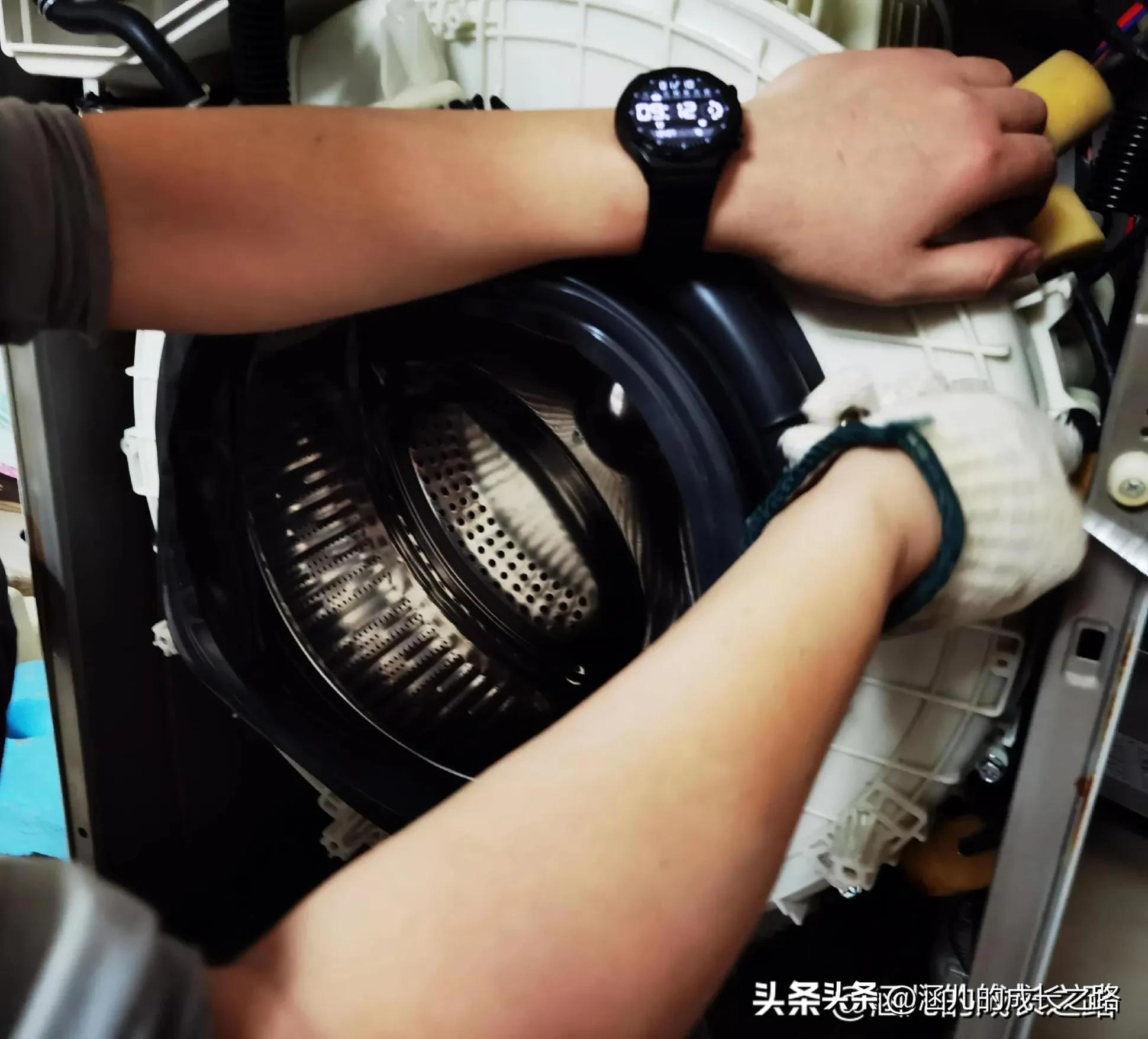 滚筒洗衣机滚筒旋转异响怎么回事,滚筒洗衣机滚筒转动异响怎么修