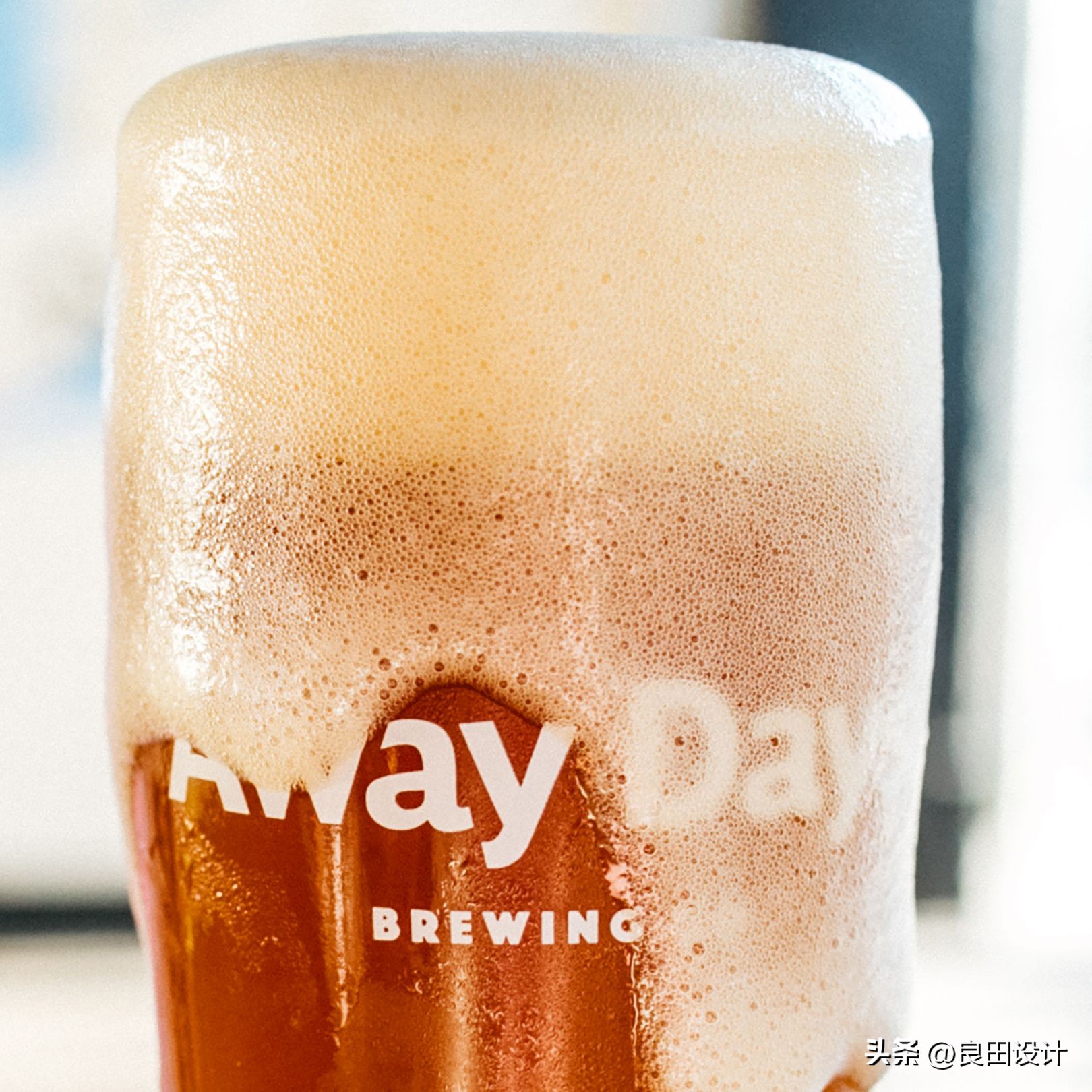 以足球为主题的AwayDays啤酒包装设计