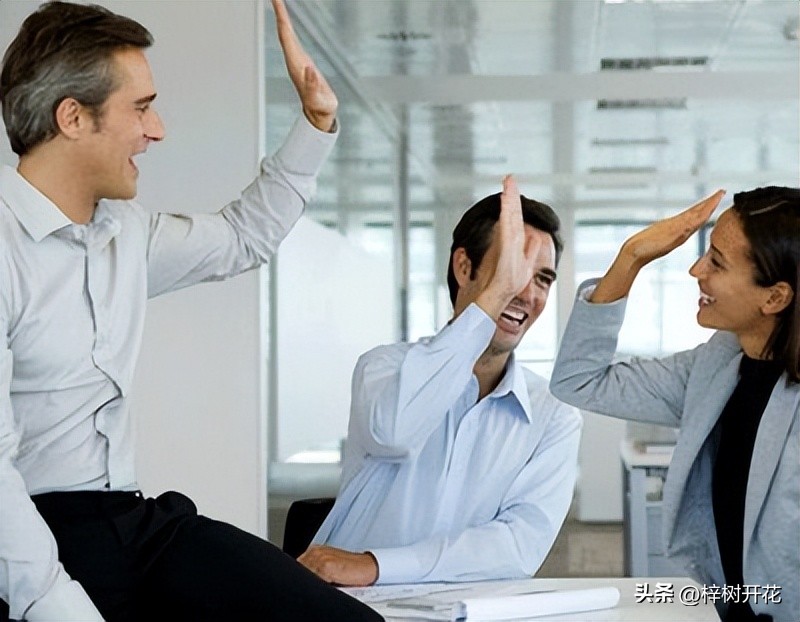 怎么判断一个人身边的人是否靠谱,如何辨别一个人是不是靠谱的人