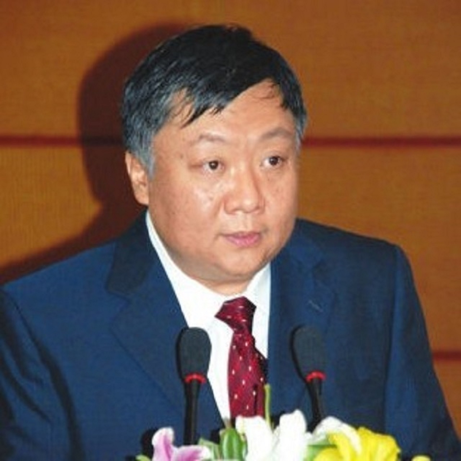 四十岁白手起家前十富豪榜,十大富豪白手起家