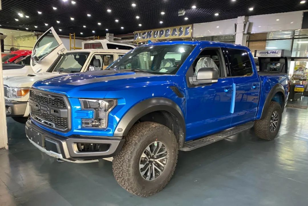 两年前卖55万的车,以前买100万现在只卖二十几万