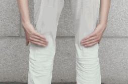 背后长许多小米粒应该怎么做,后背小米粒祛除过程