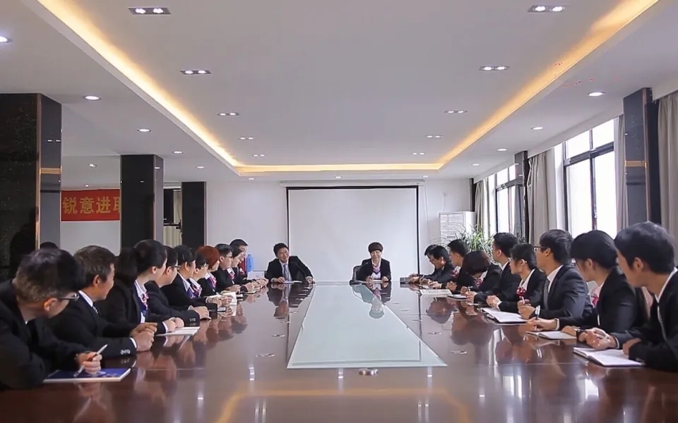 都以为办公室很轻松实际上很累,在办公室上班最累的样子想休息