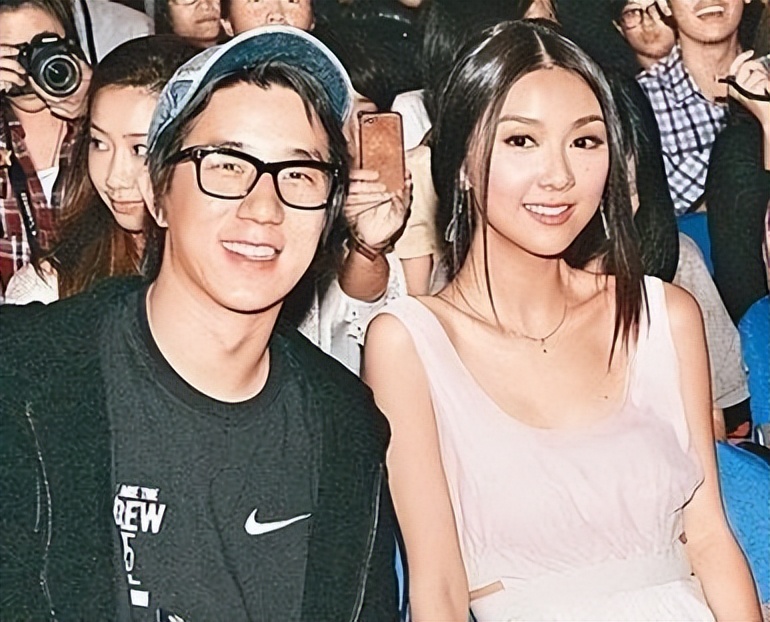 当年的“太子妃”，如今却能扮狗作揖，薛凯琪可真拧巴