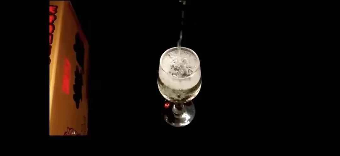 97年赖茅酒庆香港回归特制2斤,97香港回归赖茅酒能喝吗