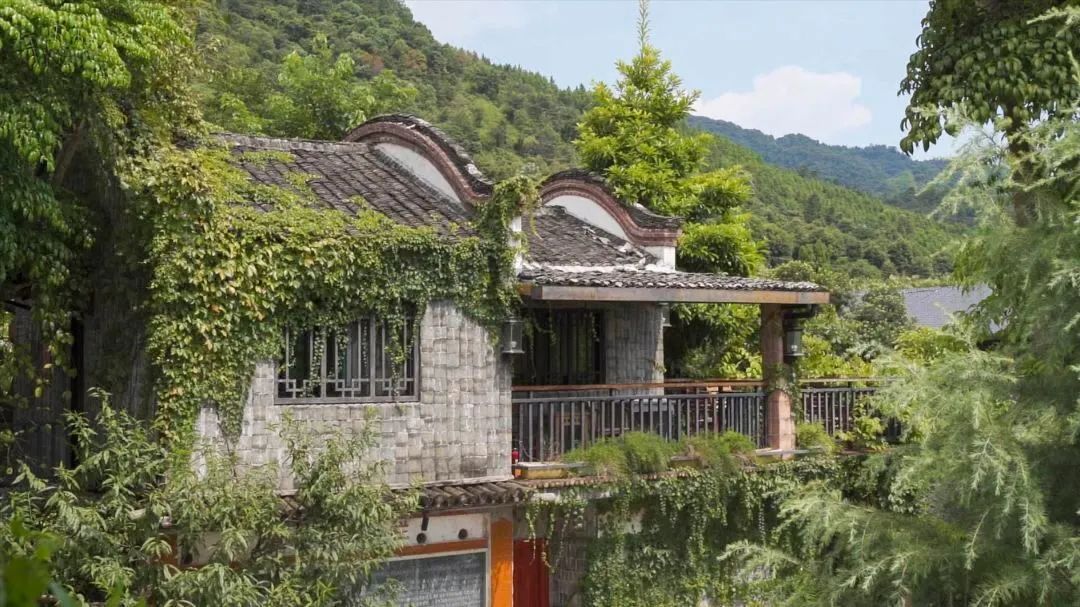 閲戠鍗佹湀鍥藉簡涓鍋囨湡浣忓鏀荤暐,閲戠涔嬬害