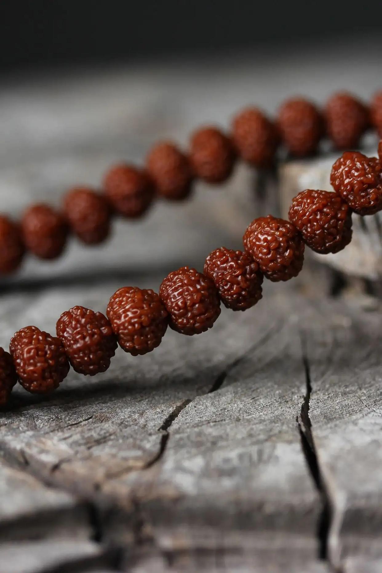 金刚菩提为什么要七分刷三分盘,金刚菩提不盘只刷会红吗