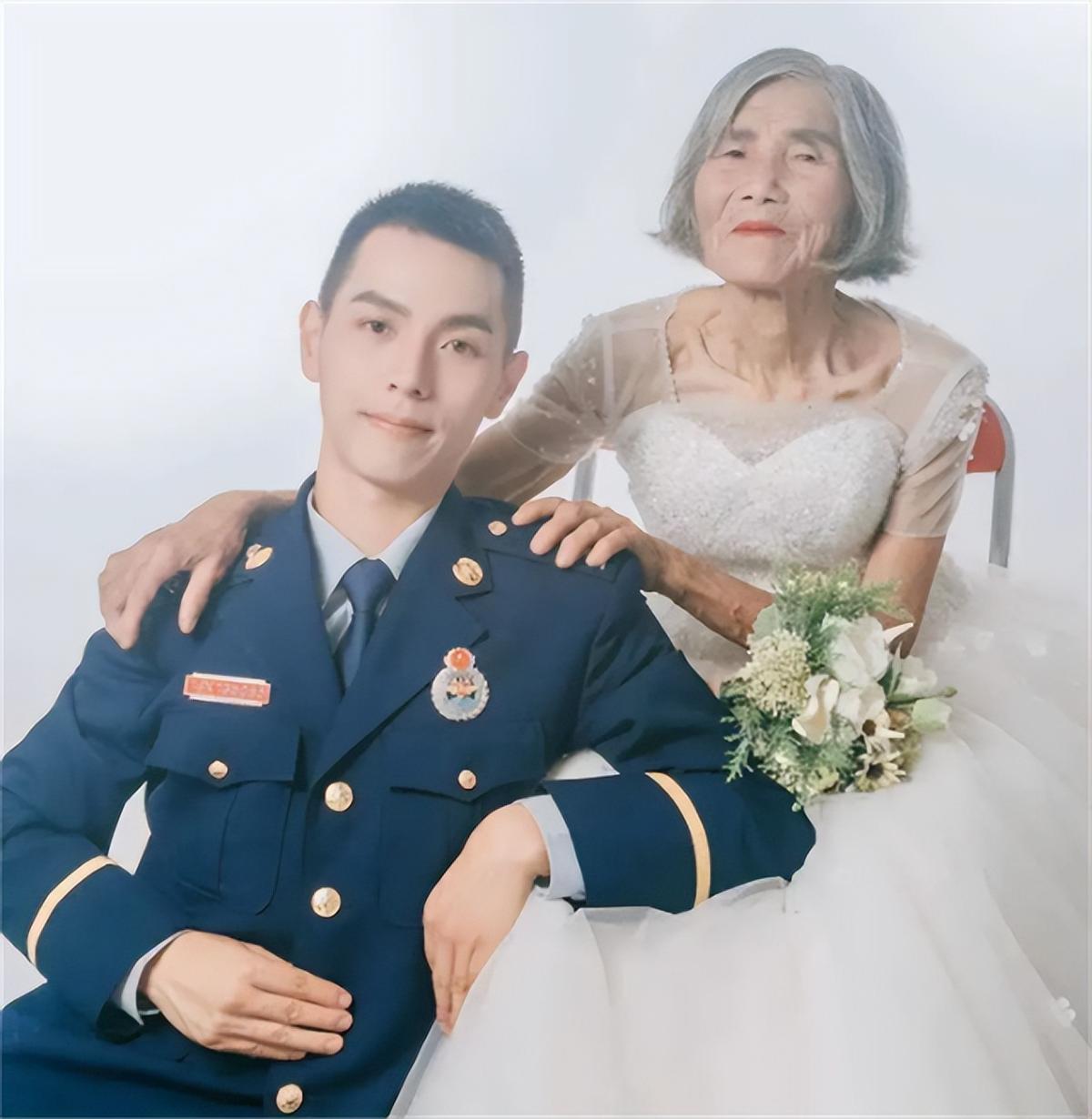 24岁小伙与85岁老人拍婚纱照,小伙子与八旬老太婚纱照