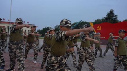 儿童军营体验营,儿童体验军营夏令营