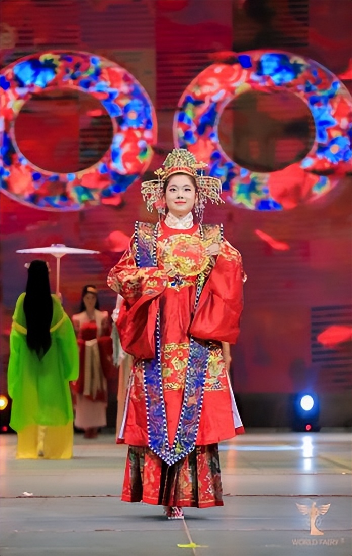 第六届世界女神大赛,蔻墨杯冠军