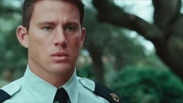 不爱学习曾当*男舞**,三年内成一线偶像,演技差还受欢迎,如今做导演