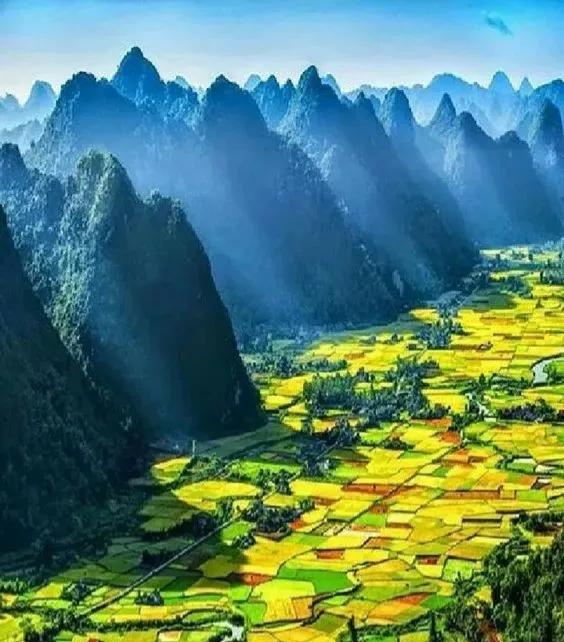 天地承载万物而不争,天地生则万物生