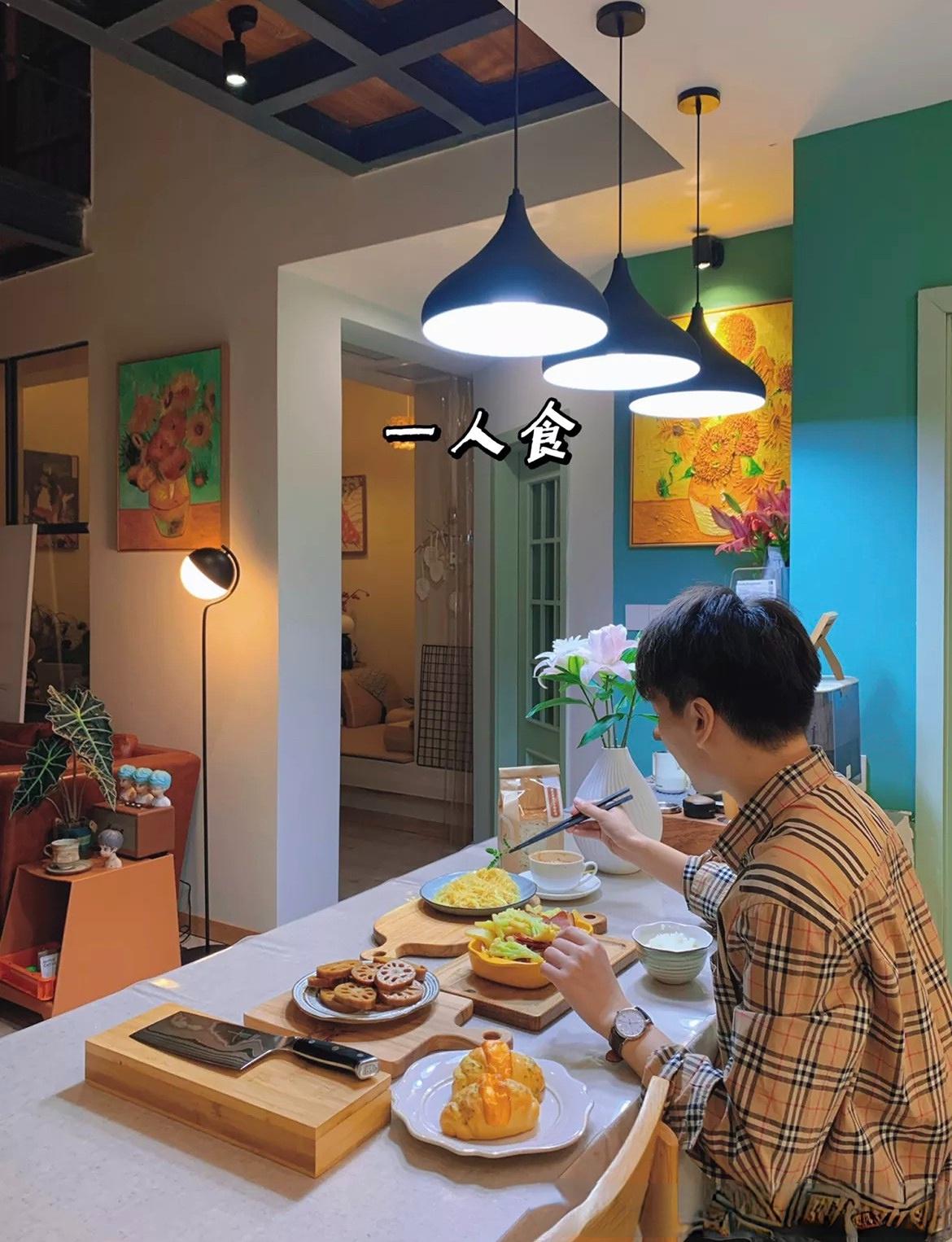 95后的男人独居生活,95后男生房子