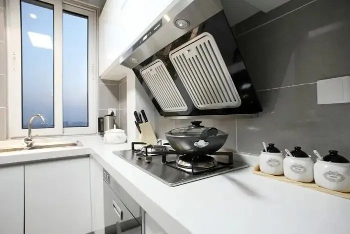 装修油烟机如果坏了还好换吗,装修抽油烟机该不该买好的