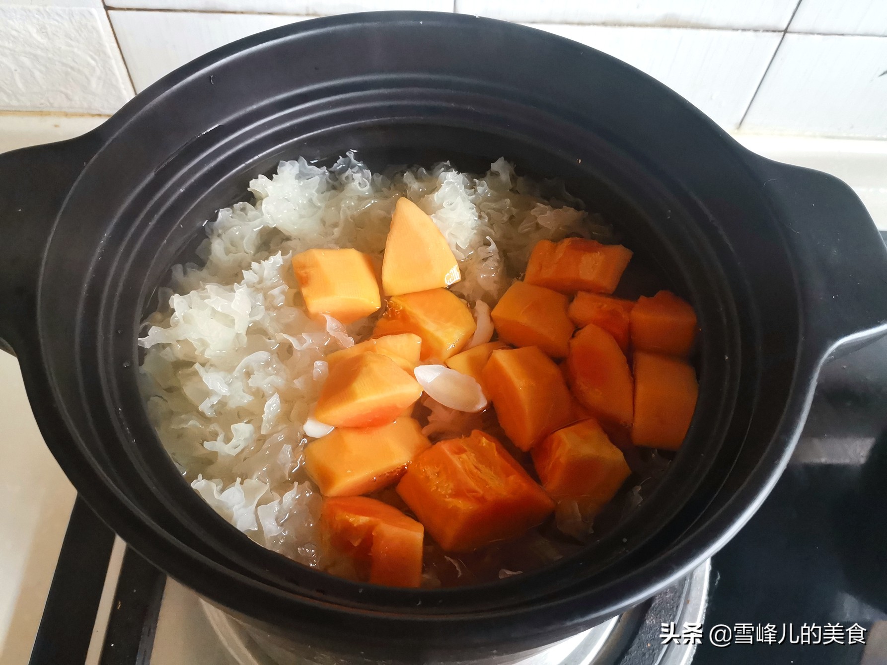 银耳怎么样才能熬出胶来,银耳怎么熬制才容易出胶