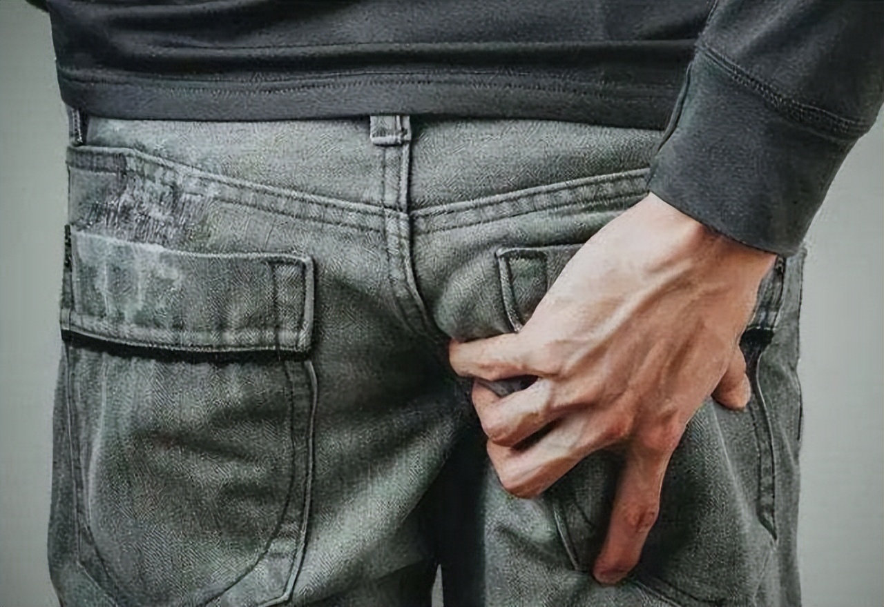 为什么有的人会长“肛毛”？能直接刮掉吗？听听医生的回答