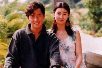 72岁谭咏麟吃早餐引争议,谭咏麟原配莎莉正式剃度出家了