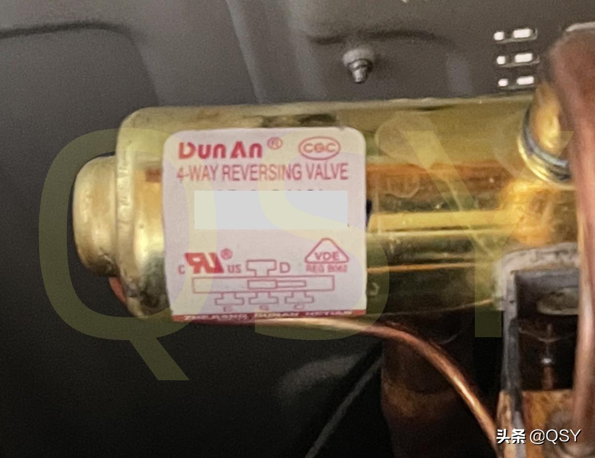 格力两匹云颜空调拆机对比,格力空调云恬1.5匹一级变频空调