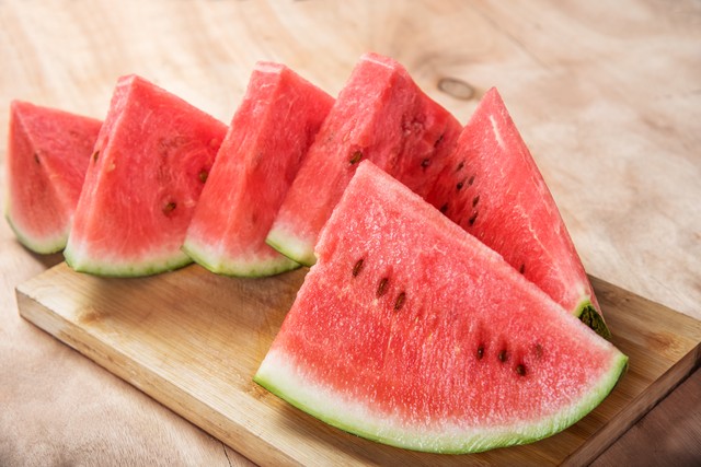 夏季适合孩子吃的五种水果,夏天多吃水果有哪些好处