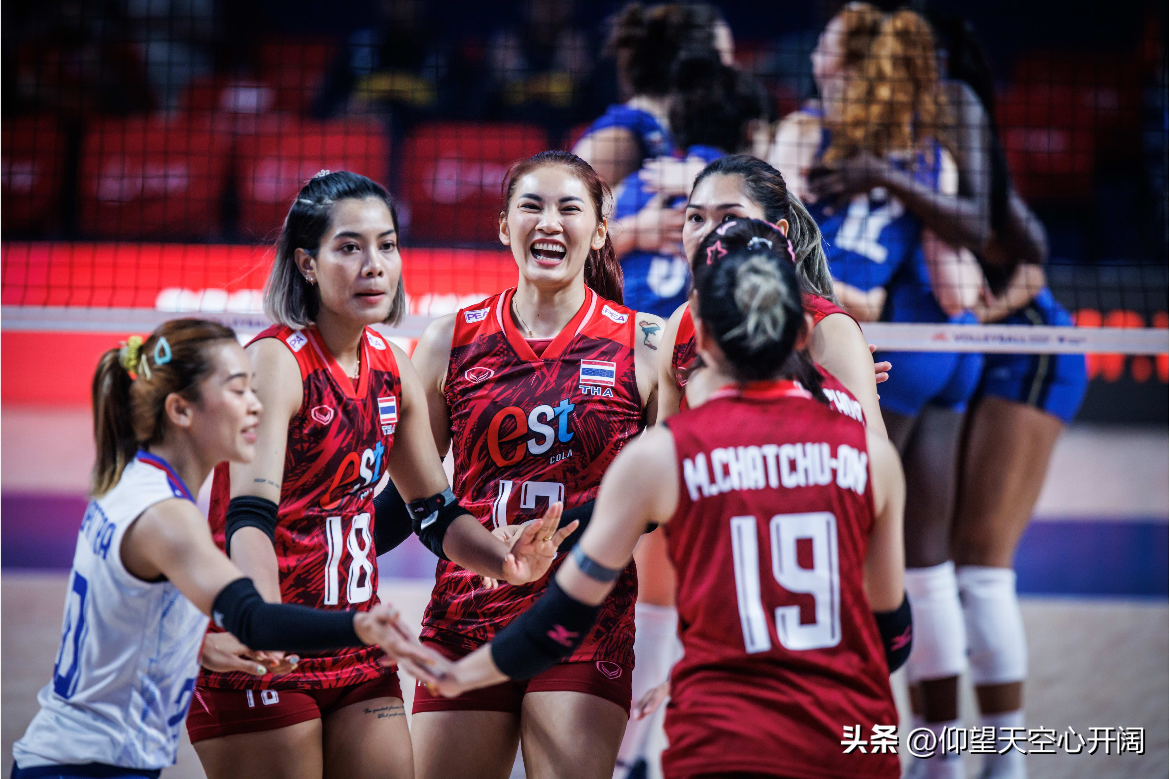 世界女排联赛美国vs塞尔维亚,土耳其女排vs韩国哪个厉害