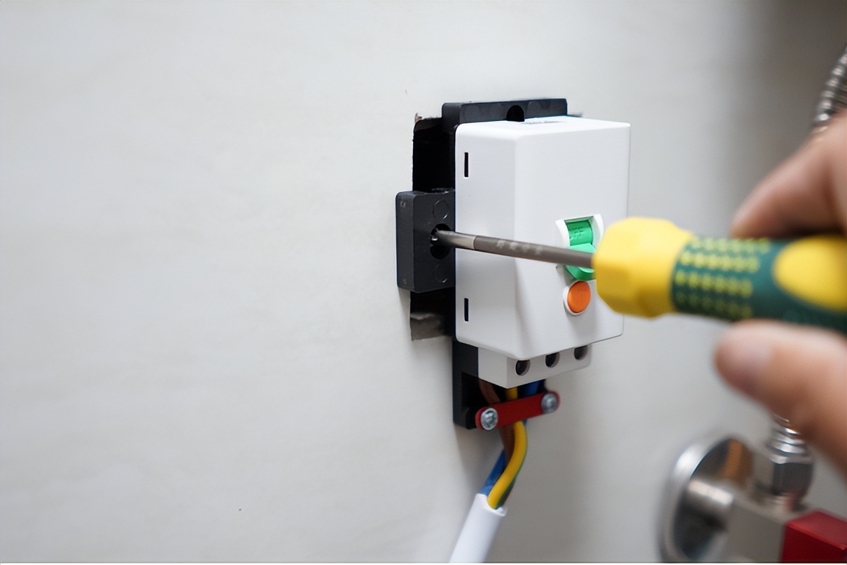 奥特朗即热式电热水器测评,奥特朗f15h-z70c即热式电热水器