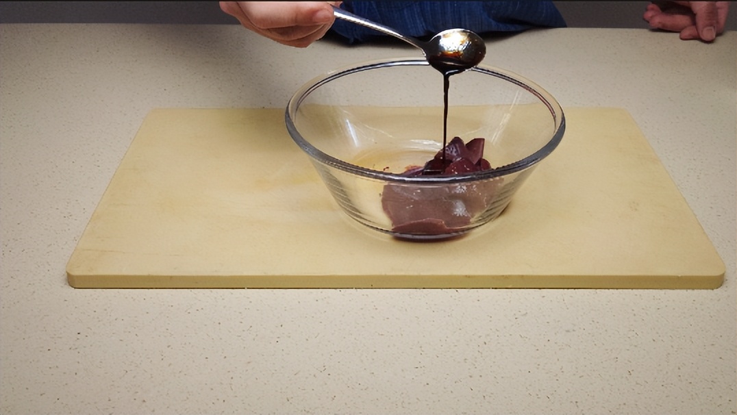 猪肝补铁最好吃的做法小孩,开胃猪肝