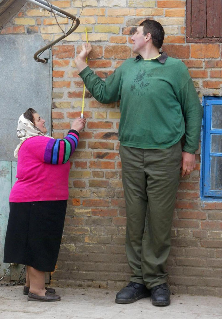 世界身高最高的10个人,盘点世界上最高的人3米61